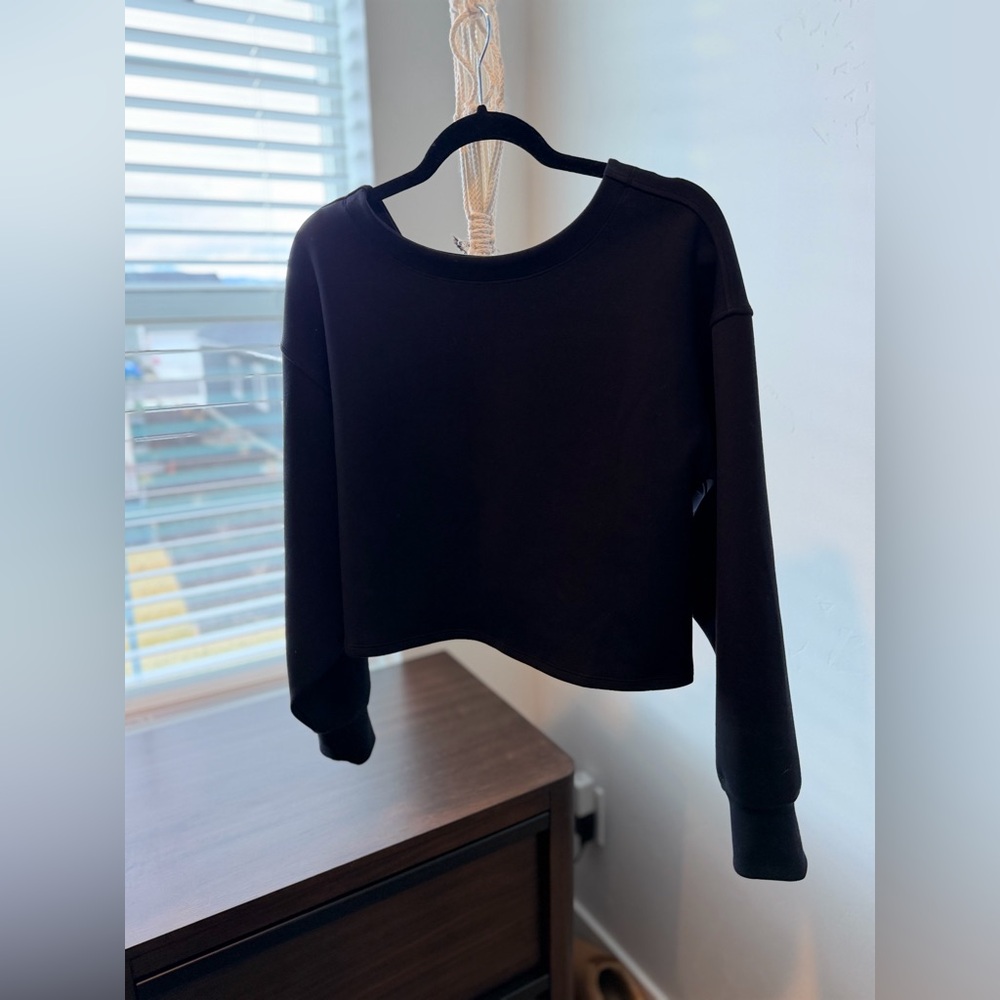 Lululemon Twist Back-to-Front Pullover - Picture 3 of 9